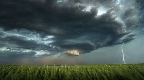 Green Field Under Cloudy Sky With Lightning Storm HD Nature Wallpapers ...