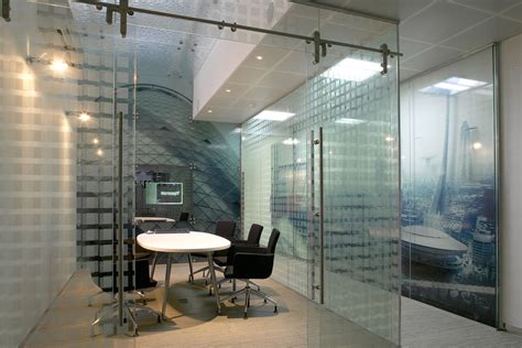 Single Glazed Frameless Glass Partitions & Walls | Avanti Systems USA