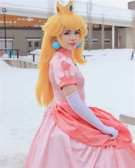 Princess Peach Cosplay – Telegraph