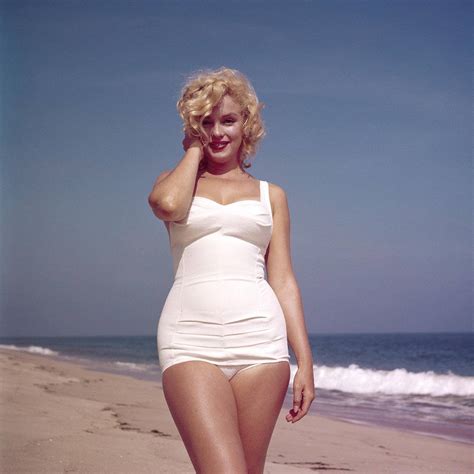 Marilyn Monroe - Marilyn Monroe at the beach in... | Facebook