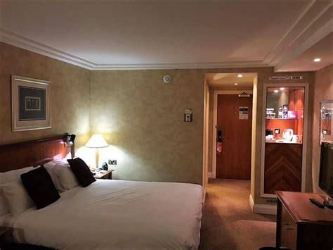 Where to stay at Heathrow part 2 - Crowne Plaza Hotel Heathrow review ...