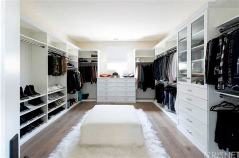 50 Modern Closet Ideas (Photos) - Home Stratosphere