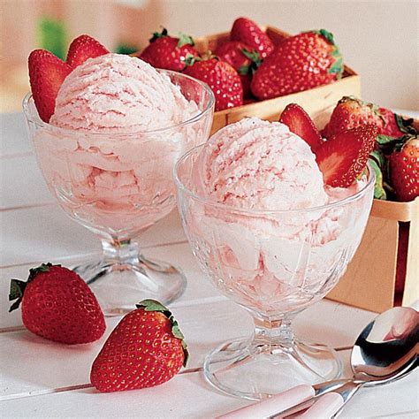 Best Strawberry Ice Cream Recipe: How to Make It