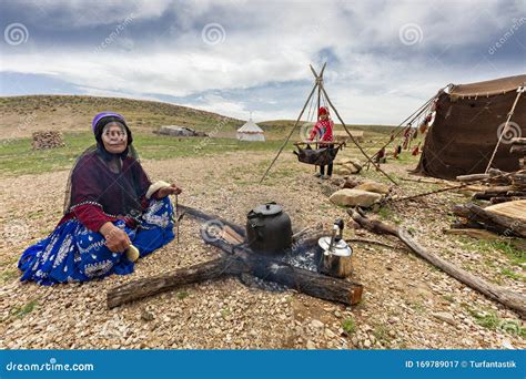 Qashqai nomads in Iran editorial photography. Image of clothes - 169789017