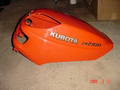 kubota excellant condition GR2100 tractor hood