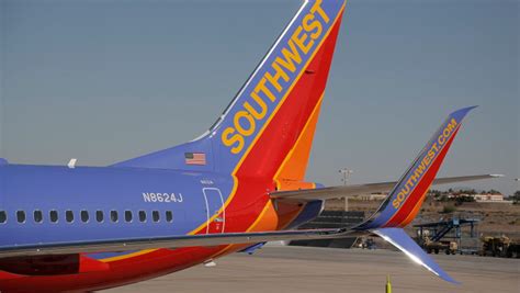 Southwest flies first 737 with new 'split scimitar' winglets