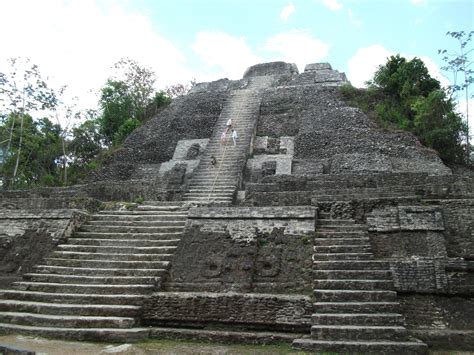 5 Famous Attractions in Belize