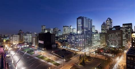 montreal-downtown-night - Stayhomesearch