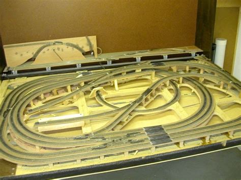 Izzy man: Best Ho train layouts plans 4x8