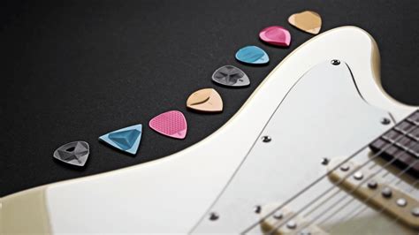 Picking Perfection: The Ideal Guitar Pick Guide - Breakthrough Guitar ...