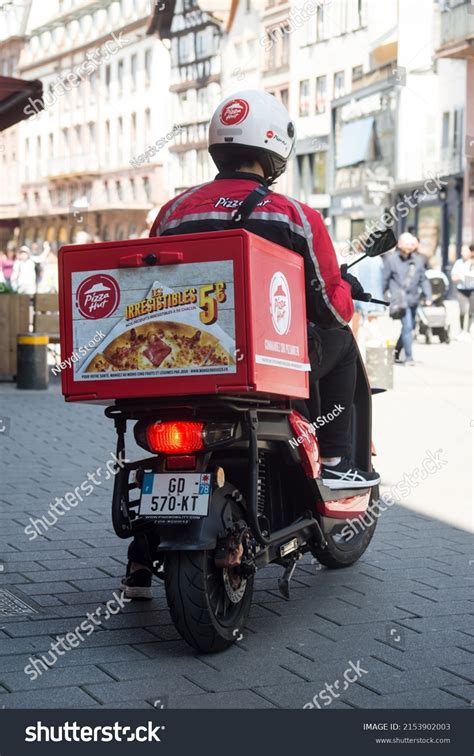 475 Pizza Hut Delivery Service Images, Stock Photos, 3D objects ...