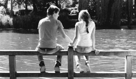 Cute Couples GIF - Cute Couples Hug - Discover & Share GIFs