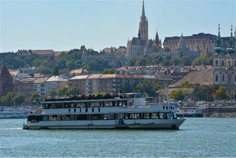 Dinner cruise on Danube river | IRSPM