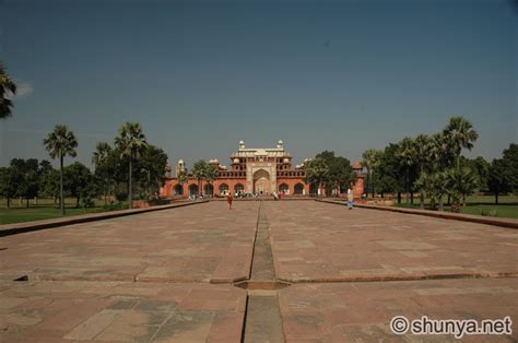 Sikandra, Agra, India | Shunya