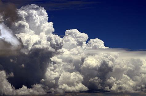 Some Cumulonimbus Clouds from Sunset Peak : Photos, Diagrams & Topos ...