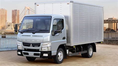 Mitsubishi Fuso Canter downsizes - Car News | CarsGuide