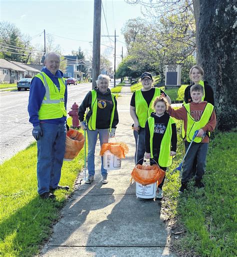 Volunteers help clean up Wilmington - Wilmington News Journal