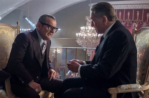 The Irishman (2019) Review - Scorsese is back painting houses | CGMagazine