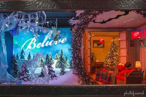 Macy’s Herald Square – NYC Christmas Window Display 2013 | photoframd.com