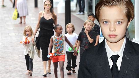 Angelina Jolie And Brad Pitt Helping Shiloh To Become A Boy With Dress ...