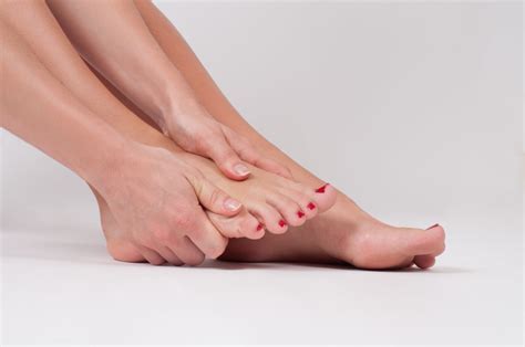 5 Reasons You May be Experiencing Foot Pain in the Morning - Foot and ...