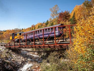 18 Best Fall Foliage Train Rides For Leaf Peeping