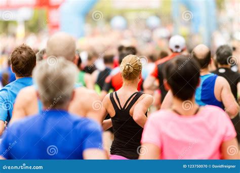 Running Crowd at the Marathon Editorial Image - Image of space, injury ...