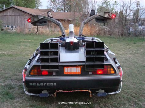 BTTF DELOREAN TIME MACHINE REPLICA