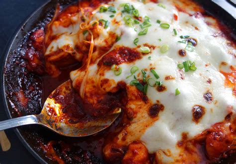 Fire chicken with cheese (Cheese buldak: 치즈불닭) recipe by Maangchi