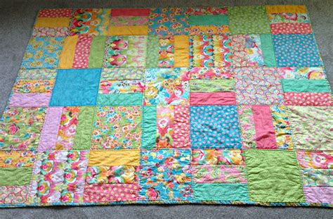 Layer Cake Quilt | Layer cake quilts, Cake quilt, Beginner quilt patterns