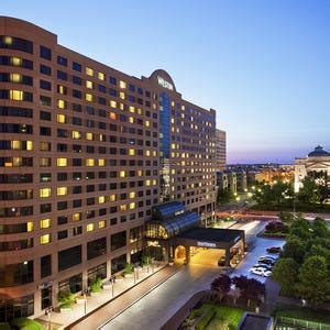 Hotels near Lucas Oil Stadium: Hotels in Indianapolis