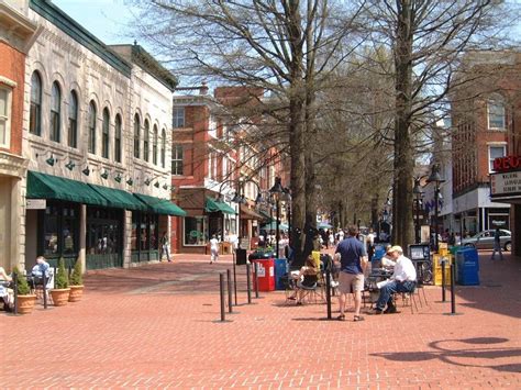 Charlottesville, VA | College town, College fun, Best places to retire