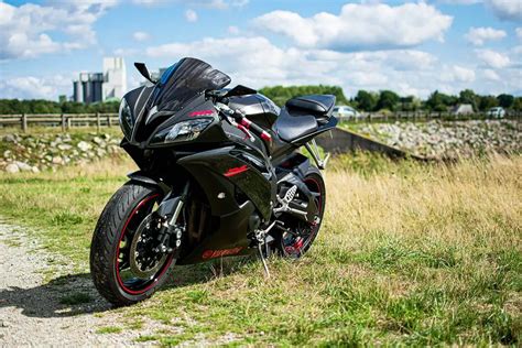 Yamaha YZF-R6 Specs and Review (Sport Bike) - Big Bike Reviews