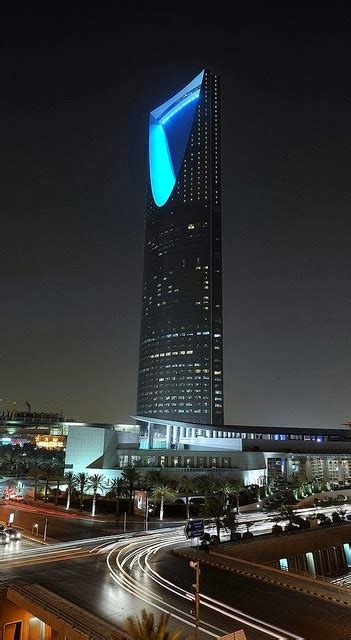 Kingdom Tower - Riyadh, Saudi Arabia | Totaly Outdoors