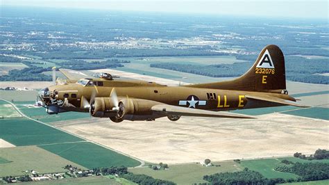 WWII icon: A closer look at the legendary B-17 Flying Fortress - CNET