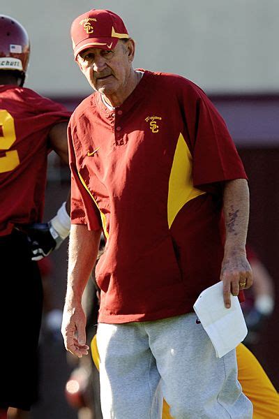 USC Trojans football: In Monte Kiffin's defense, middle linebacker is ...