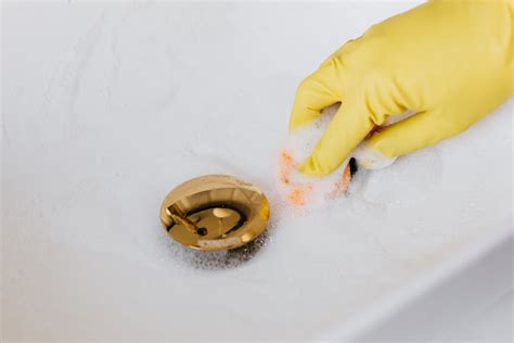 5 DIY Cleaning Methods To Try On Your Clogged Drains - Amadaun