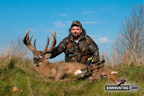 Possible NEW World Record Buck taken with Bow in Wisconsin!