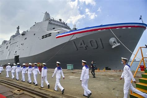 Taiwanese navy receives amphibious ship in self-sufficiency defence ...