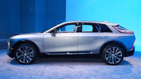 Get a first look at the new luxury electric SUV - MobSports