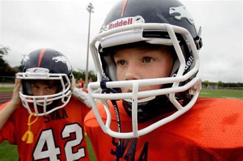 Football Helmet Safety for Kids - Information on Football Helmet Safety