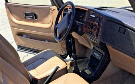 1993 Saab 900 Commemorative – Interior | Barn Finds