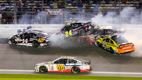 Big crash takes out Danica, Stewart, Gordon in Sprint Unlimited ...