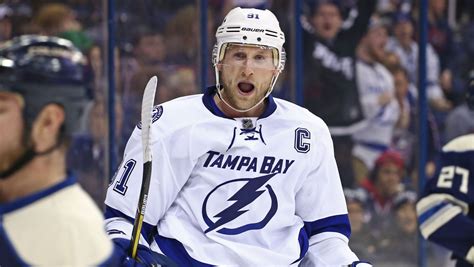 Steven Stamkos agrees to re-sign with Lightning: Eight years, $68 million