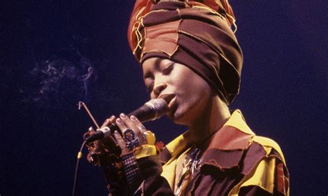 10 Best Erykah Badu Songs of All Time - Singersroom.com