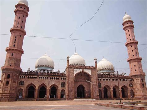 10 Most Famous Mosques in India - Muslim Holy Places