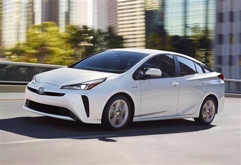 Toyota Hybrid Comparison | 2023 Hybrid Guide | Toyota Hybrid FAQ