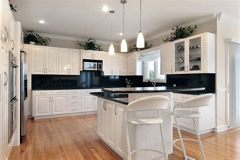 White Kitchen Backsplash Ideas for Your Kitchen