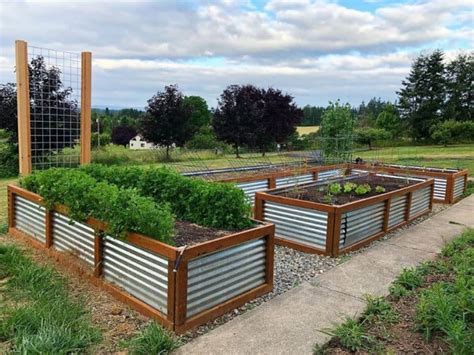 Practical and Stylish Raised Garden Bed Ideas