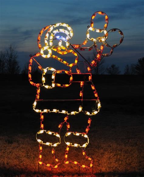 18 Amazing Outdoor Christmas Light Displays